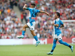 Liverpool ketinggalan dua gol di babak pertama usai dibobol Lorenzo Insigne dan Arek Milik. Istimewa/Reuters/Ed Sykes.