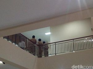 8 Jam Lebih, KPK Periksa Sekda dan ASN Kudus 8 Jam Lebih, KPK Periksa Sekda dan ASN Kudus