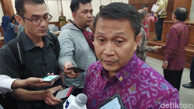 Wiranto Ditusuk, PKS: Prosedur Pengamanan Mesti Dievaluasi Wiranto Ditusuk, PKS: Prosedur Pengamanan Mesti Dievaluasi