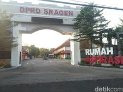 Setengah Miliar untuk Jas Pelantikan dan Baju Dinas Anggota DPRD Sragen