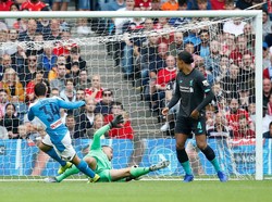 Setelah turun minum, Napoli menambah keunggulannya berkat gol Amin Younes di menit ke-52. Istimewa/Reuters/Ed Sykes.