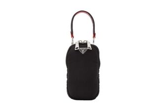 Harga Tas Prada Rp 8 Juta, Tapi Cuma Muat Untuk Handphone Harga Tas Prada Rp 8 Juta, Tapi Cuma Muat Untuk Handphone
