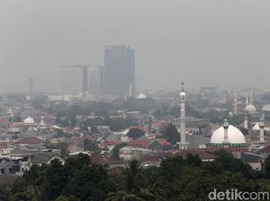 Polusi Jakarta yang Menyesakkan Kita