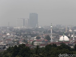 Polusi Jakarta yang Menyesakkan Kita