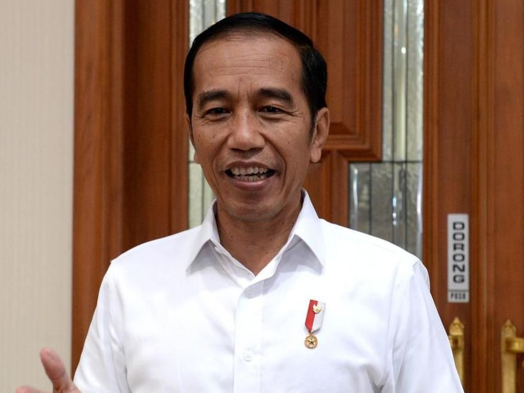 Hari Kedua di Danau Toba, Jokowi Tinjau Lokasi Wisata Lewat Jalur Darat Hari Kedua di Danau Toba, Jokowi Tinjau Lokasi Wisata Lewat Jalur Darat