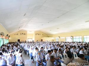 Ratusan Pelajar SMA Lamongan Diberi Wawasan Kebangsaan Tangkal Radikalisme