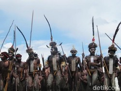 Tentang Suku Dani, yang Baju Adatnya Dibuat Meme Dipakai Anies Baswedan