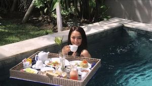 Manisnya Gaya Biduan Dangdut yang Doyan Ngopi hingga Minum Thai Tea