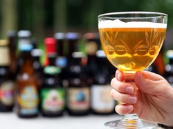 Bar Ini Sandera Sepatu Pengunjung Agar Mereka Tak Curi Gelas Bir