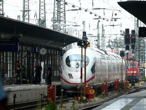 Jerman Dilanda Teror Dorong Korban di Kereta Berjalan