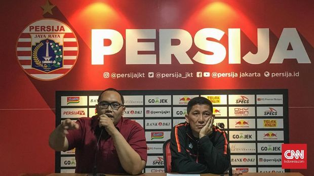 Bus rombongan Persija Jakarta sempat dilempari oknum suporter PSM Makassar.