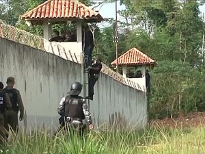 Kerusuhan di Penjara Brasil Tewaskan 52 Orang, Sebagian Dipenggal Kerusuhan di Penjara Brasil Tewaskan 52 Orang, Sebagian Dipenggal