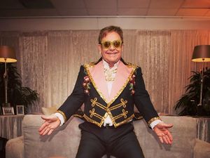 Video Elton John dan 400 Seniman Surati PM Inggris, Apa Isinya? Video Elton John dan 400 Seniman Surati PM Inggris, Apa Isinya?