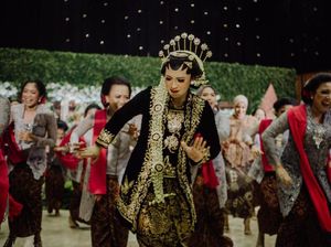 Kata Pengantin Jawa yang Videonya Zumba Bareng Tamu di Pernikahan Viral Kata Pengantin Jawa yang Videonya Zumba Bareng Tamu di Pernikahan Viral