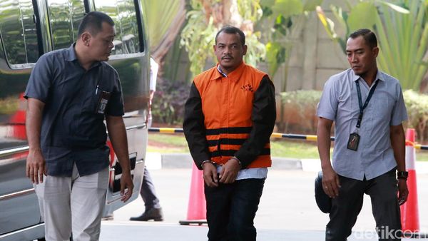 Tersangka Penyuap Gubernur Kepri Nonaktif Diperiksa KPK