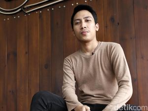 Tobat Jadi Waria, Aby Respati Sedih Lihat Orang Tua Tertekan Tobat Jadi Waria, Aby Respati Sedih Lihat Orang Tua Tertekan