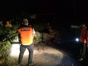 Puting Beliung Terjang Kabupaten Asahan Sumut, 2 Rumah Rusak Puting Beliung Terjang Kabupaten Asahan Sumut, 2 Rumah Rusak