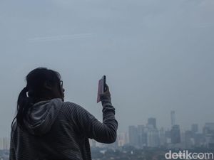 Mengapa Polusi Jakarta Tinggi pada Pagi Hari?