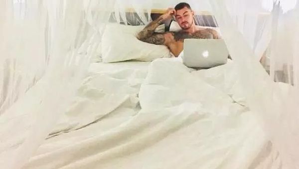 Ini Terrence Murrell, Model Ganteng Buron Inggris yang Diciduk di Bali