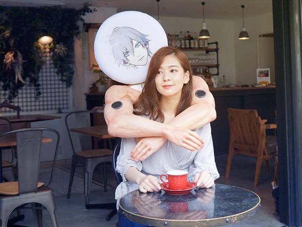 Jomblo Mungkin Minati Speaker Tampan yang Super Mesra Ini