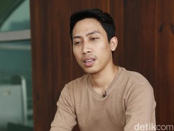 Kembali Menjadi Pria, Bagaimana Kisah Percintaan Aby Respati?