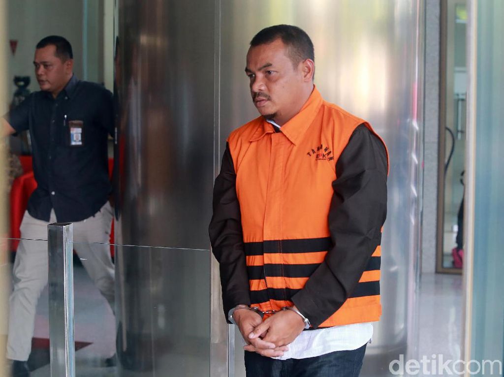 Nelayan Penyuap Gubernur Kepri Divonis 1,5 Tahun Penjara Nelayan Penyuap Gubernur Kepri Divonis 1,5 Tahun Penjara