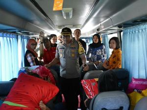 Belasan Gadis Bandung yang Dijadikan PSK di Situbondo Dibawa ke Surabaya Belasan Gadis Bandung yang Dijadikan PSK di Situbondo Dibawa ke Surabaya