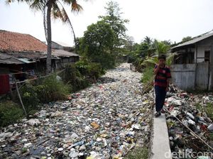 Demi Revitalisasi, Rumah Liar di Bantaran Kali Bahagia akan Digusur! Demi Revitalisasi, Rumah Liar di Bantaran Kali Bahagia akan Digusur!