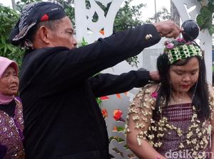 Bak Pengantin, Cakades di Banjarnegara Siraman Sebelum Coblosan
