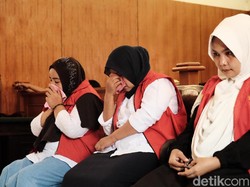 Video Tangis Trio Emak PEPES Divonis 6 Bulan di Kasus Kampanye Hitam