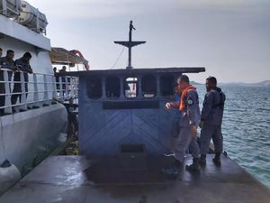 Bakamla RI Amankan Kapal Kayu Isi 70 Ton Solar Ilegal di Kepri