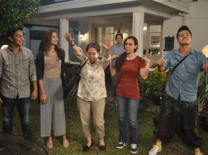 Widyawati Balik Jadi Anak Kuliahan di Mahasiswi Baru