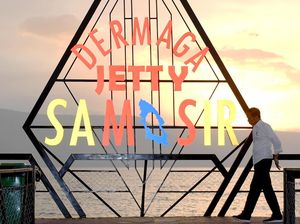 Ajak UMKM Go Digital, Jokowi Pamer Ulos hingga Kopi Sidikalang