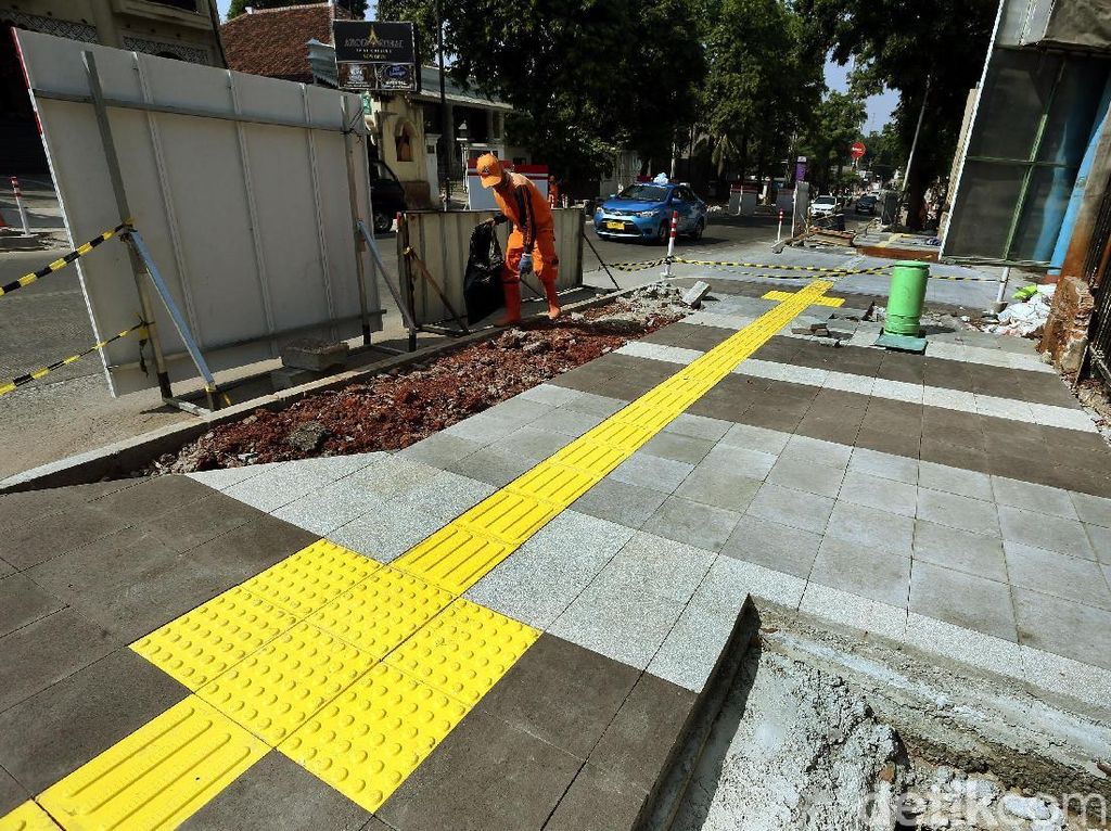 Bina Marga DKI Anggarkan Rp 349 M Bangun Trotoar Complete Street Bina Marga DKI Anggarkan Rp 349 M Bangun Trotoar Complete Street