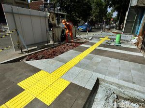 Geliat Revitalisasi Trotoar Kemang Geliat Revitalisasi Trotoar Kemang