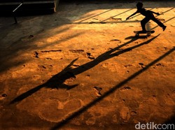 Keseruan Gadis-gadis di Palestina Berlatih Skateboard