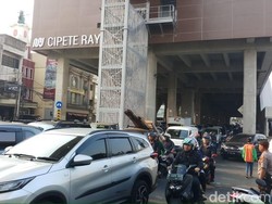 Api Padam, Lalin di Depan Geprek Bensu Fatmawati Dibuka Kembali