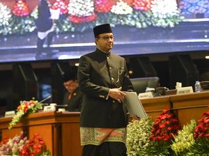 Anies Baswedan Menangkis Serangan Salah Sasaran Anies Baswedan Menangkis Serangan Salah Sasaran