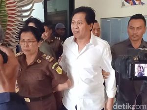 Berkas Kasus Penipuan-TPPU Eks Wagub Sudikerta Dilimpahkan ke Jaksa Berkas Kasus Penipuan-TPPU Eks Wagub Sudikerta Dilimpahkan ke Jaksa