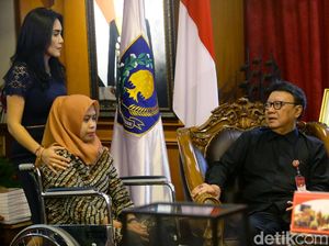 Rieke akan Tanya Kemenkes soal Ditolaknya drg Romi Jadi PNS Solok Selatan Rieke akan Tanya Kemenkes soal Ditolaknya drg Romi Jadi PNS Solok Selatan
