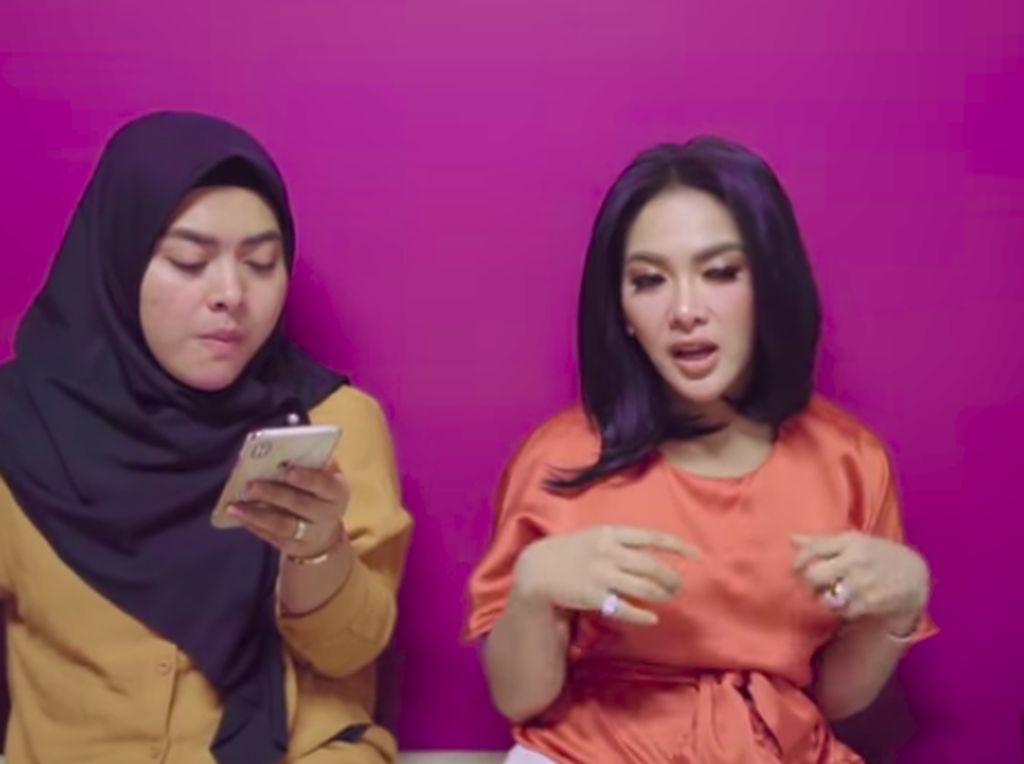 Syahrini Sebenarnya Hamil atau Nggak Sih? Syahrini Sebenarnya Hamil atau Nggak Sih?