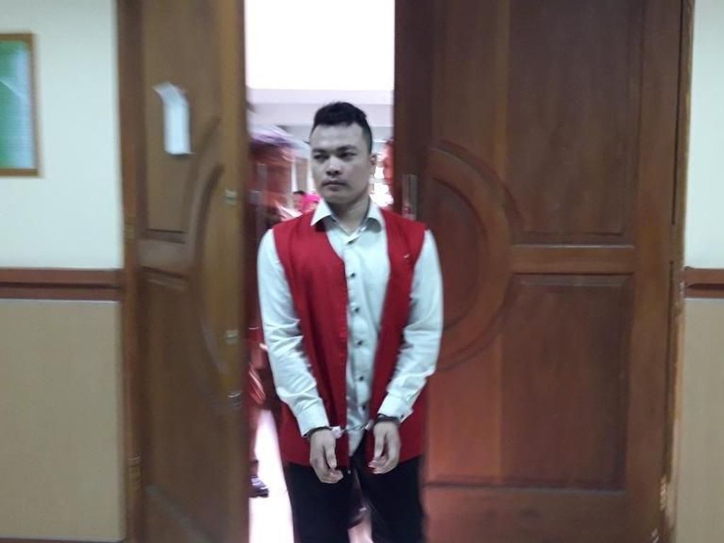 Keluarga Korban Puas Harris Pembunuh Keluarga di Bekasi Divonis Mati Keluarga Korban Puas Harris Pembunuh Keluarga di Bekasi Divonis Mati