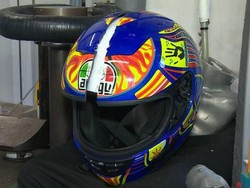 Detik-detik Helm Rossi Palsu Pecah Saat Diuji