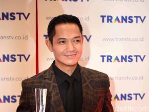 Persiapan Hanya 2 Hari untuk Naik Haji, Dude Harlino Minta Bimbingan Ustaz Persiapan Hanya 2 Hari untuk Naik Haji, Dude Harlino Minta Bimbingan Ustaz