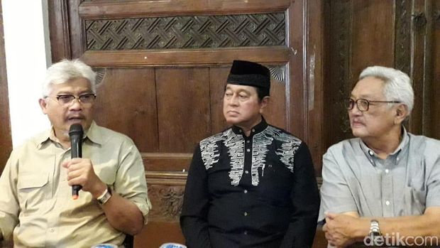 Kaban Cs Desak Jokowi-Prabowo Pulangkan Rizieq Shihab