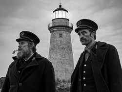 Robert Pattinson Diselimuti Misteri dan Teror di The Lighthouse