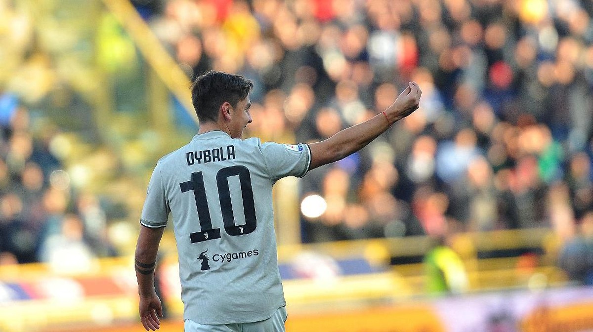 Paulo Dybala kecewa dengan Juventus karena dipaksa pergi, menuju Manchester United. (Foto: Mario Carlini / Getty Images)