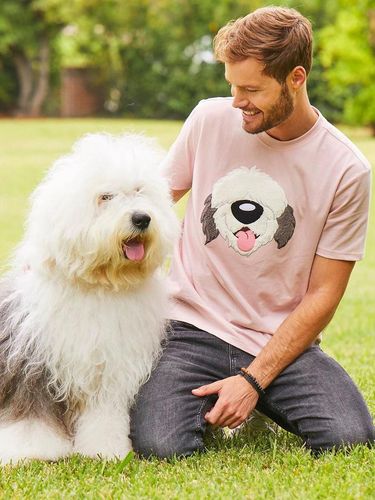 So Cute, Disney Rilis Baju Kembar untuk Manusia dan Anjing Kesayangan