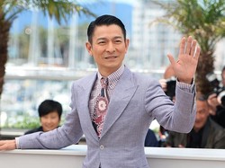 Viral Foto Andy Lau Naik Pesawat Kelas Ekonomi, Bikin Netizen Salut