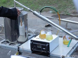 Dengan Alat Ini Mahasiswa UGM Ubah Limbah Anorganik Jadi Bahan Bakar